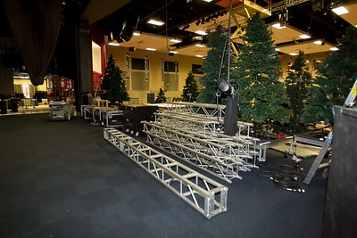 Christmas Set Build - Dec 7, 2009 >  DTP Bayside Set build - December 7, 2009 - 034