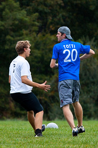  > Erik tongue out marking Tommy - 10-10-2009
